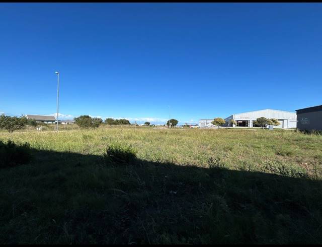 1,097M² VACANT LAND FOR SALE IN FOUNTAINS ESTATE
